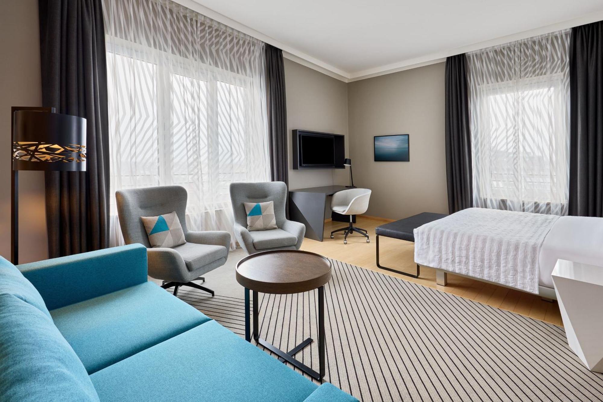 Le Méridien Hamburgo Exterior foto A room at the hotel