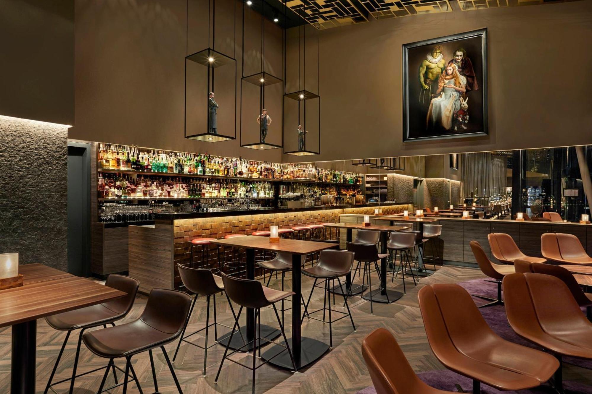 Le Méridien Hamburgo Exterior foto The bar at the London Edition